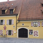 notice the Red and White shutters -- Franconia!
